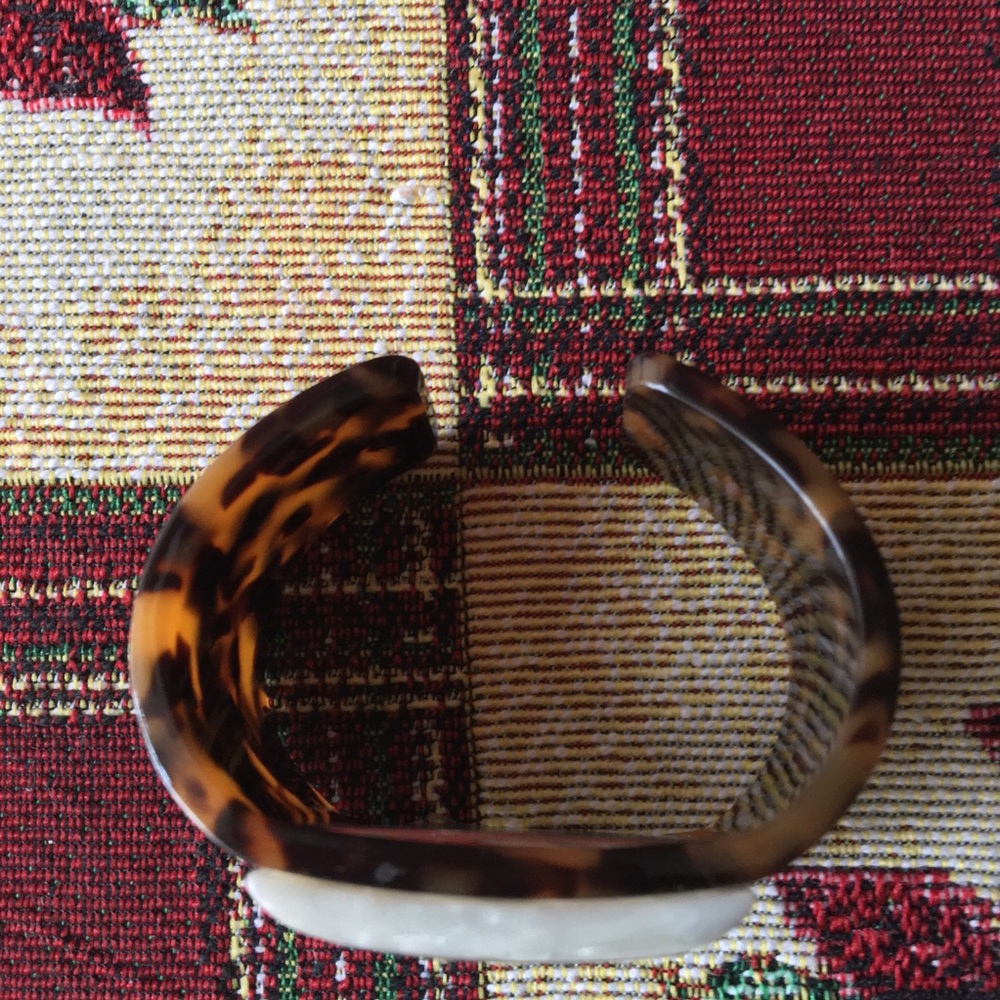 EMPORIO ARMANI PRE-LOVED AUTHENTIC DESIGNER TORTOISE PRINT DESIGN RESIN WATCH - Picture 9 of 11